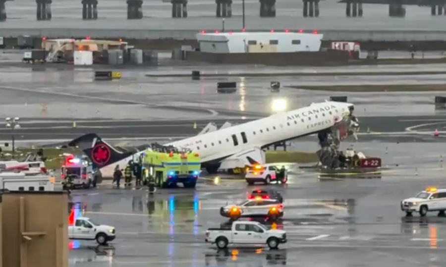 Colisão em aeroporto de Nova York mata piloto e copiloto