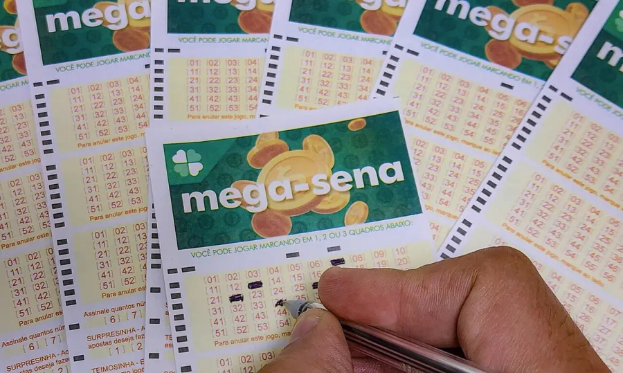 Mega-Sena acumula e prêmio sobe para R$ 13 milhões