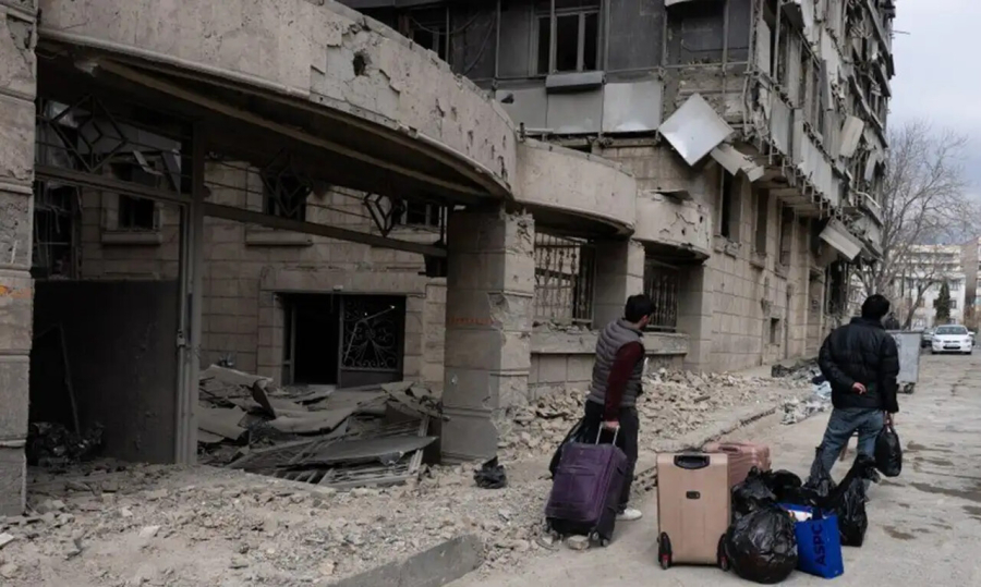 Israel intensifica ataques antes de negociações de paz e eleva tensão global