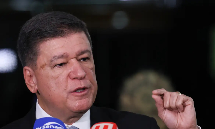 Ministros deixam cargos para disputar eleições e movimentam governo