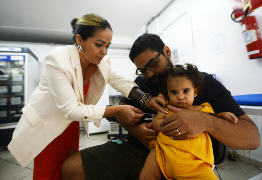 Vacinação contra febre amarela em crianças fica abaixo do ideal no DF