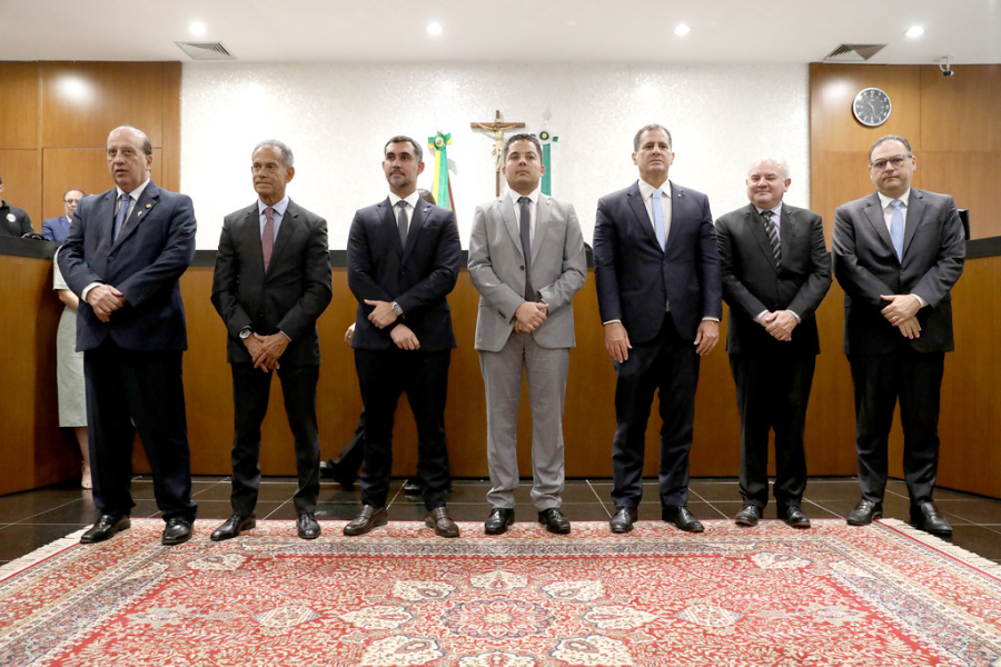 Secretários do GDF recebem Medalha do Mérito Eleitoral em cerimônia no TRE-DF