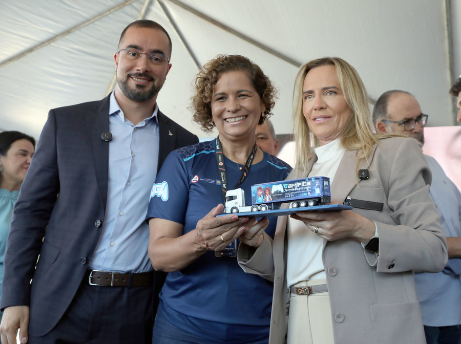 GDF aposta em carretas tecnológicas e amplia capacitação digital para jovens no DF