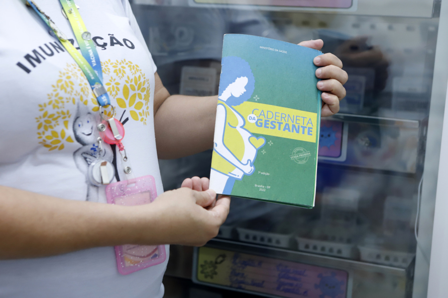 Vacinação na gestação ganha força no DF e se consolida como proteção dupla para mãe e bebê