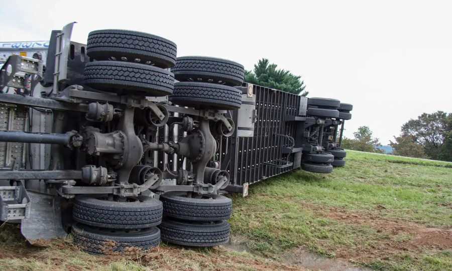 Feriado nas estradas deixa 84 mortos e mais de 1,1 mil feridos no país