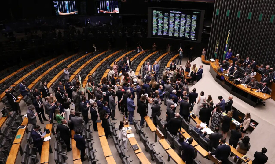 Congresso derruba veto de Lula e impõe nova derrota política com PL da dosimetria