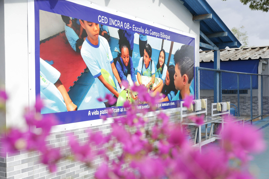 Escolas do DF registram melhora no desempenho após restrição ao uso de celulares