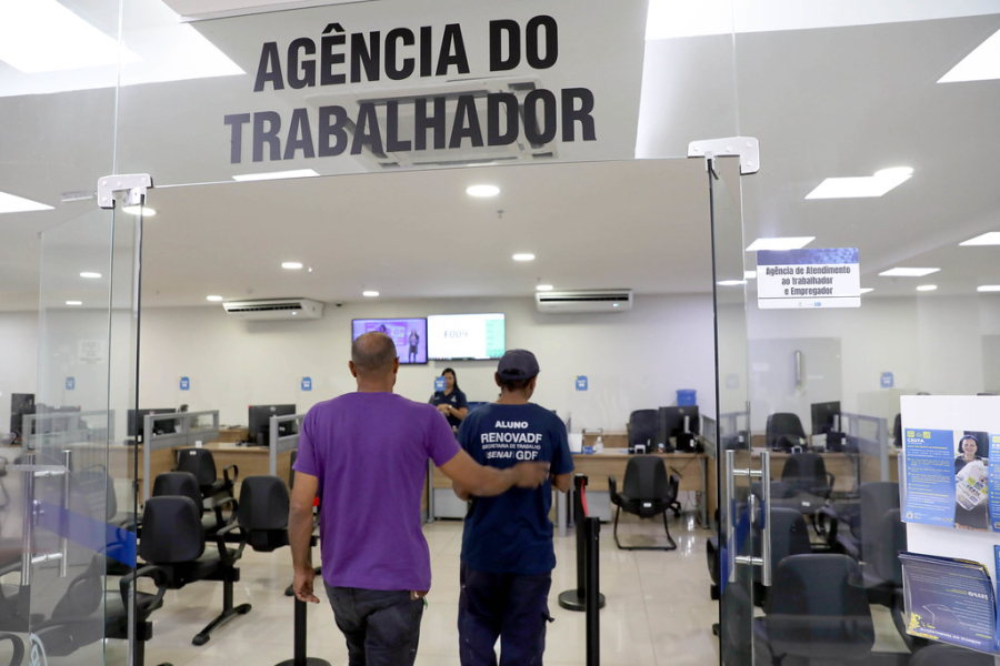 Agências do Trabalhador superam 1,3 mil contratações e ampliam acesso ao emprego no DF