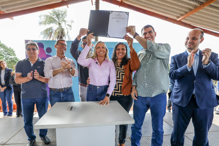GDF entrega contratos a famílias do assentamento Roseli Nunes e avança na regularização fundiária