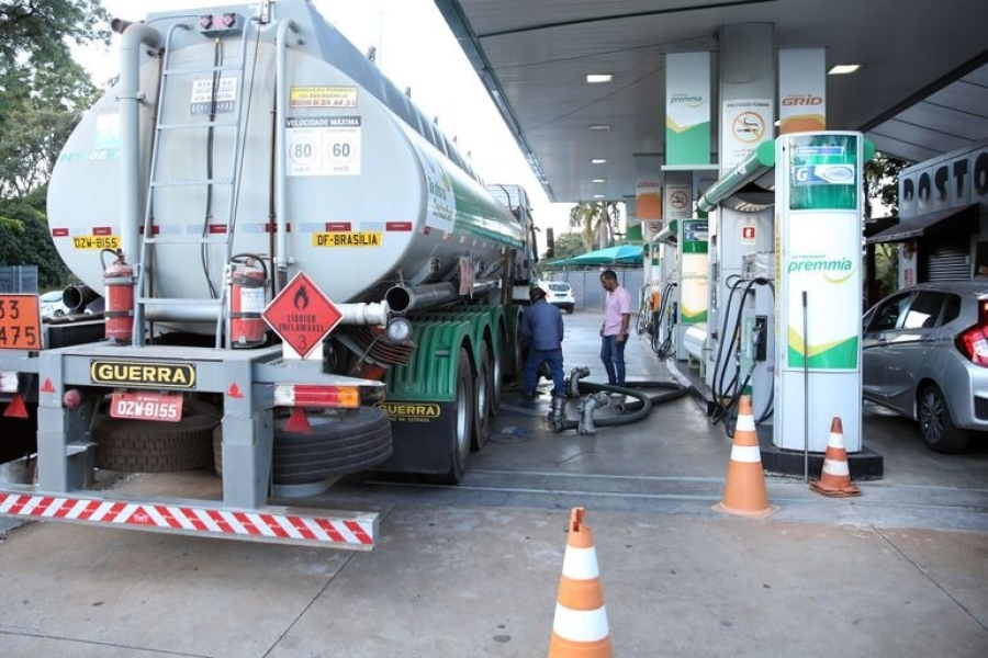 Litro do diesel no DF pode cair até R$ 1,20 após adesão a programa federal