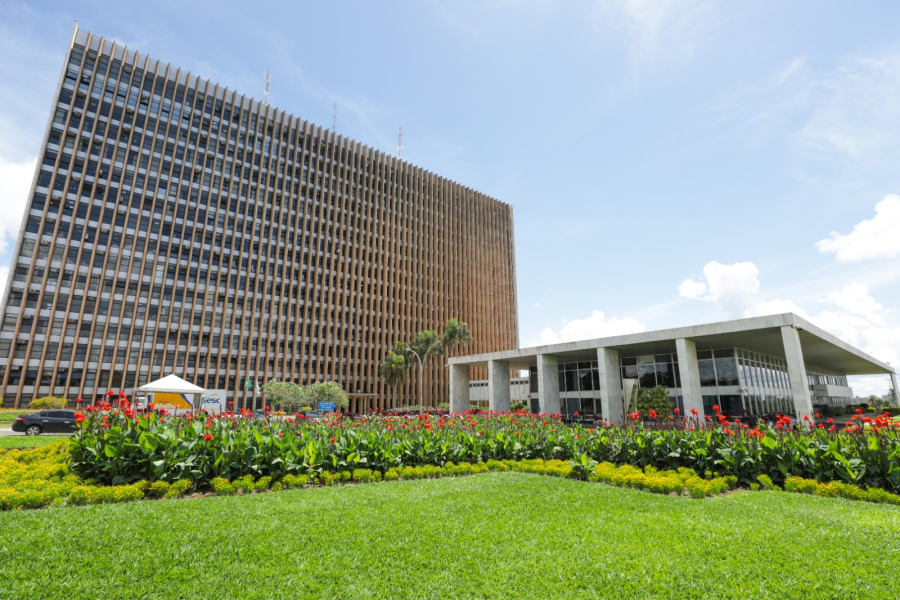 GDF prevê orçamento de R$ 75 bilhões para 2027 e reforça controle fiscal