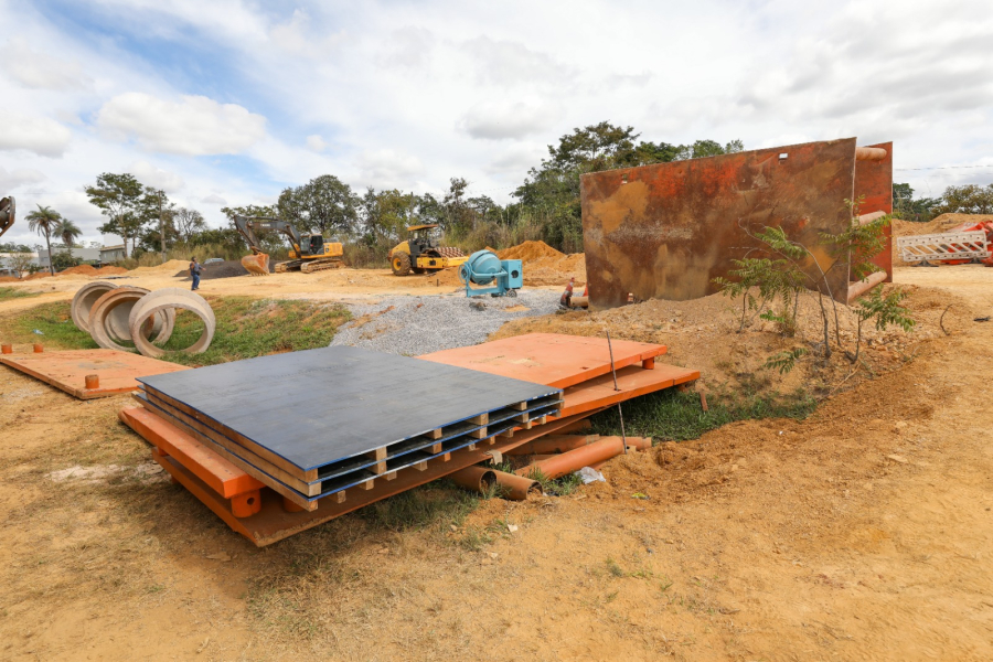 Obras de esgoto avançam na Estância Planaltina e beneficiam mais de 2 mil moradores