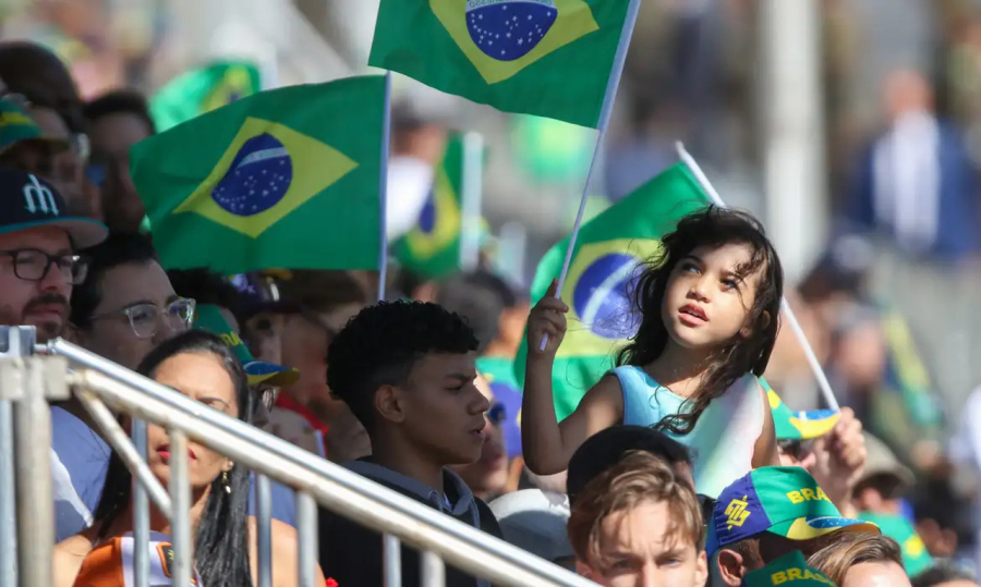 Decisão dos EUA sobre facções brasileiras reacende debate sobre soberania e influência internacional