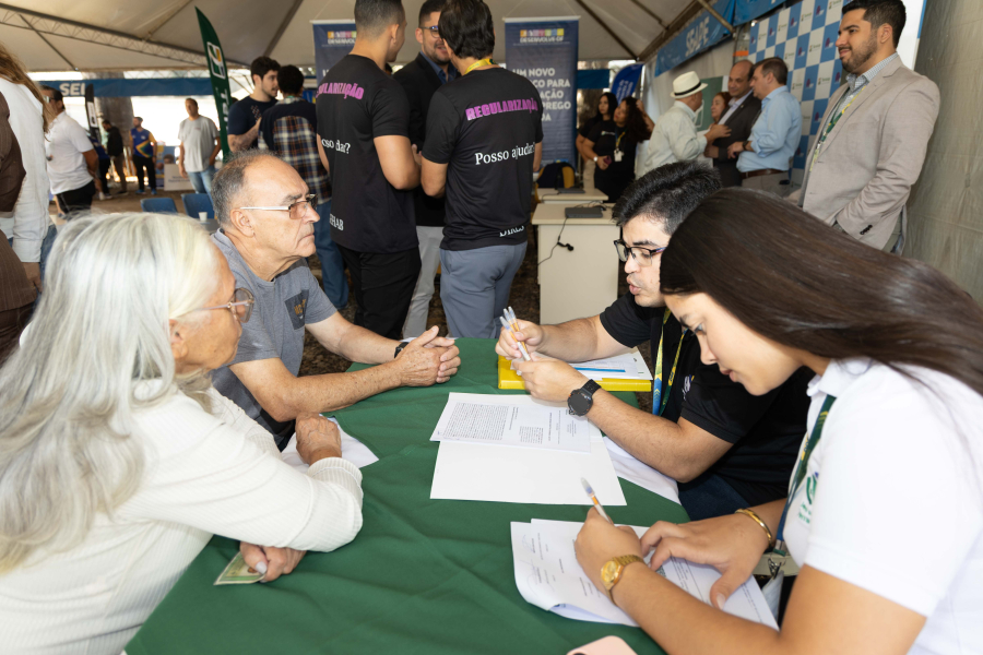 Documentação de imóveis avança com mutirão de regularização fundiária promovido pelo GDF