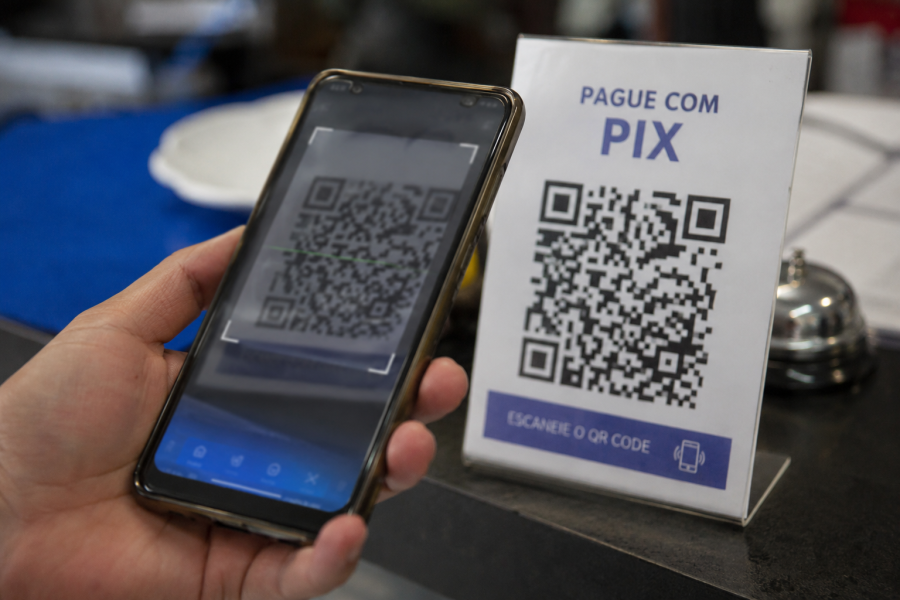 Golpe do QR Code falso faz vítimas e exige atenção redobrada dos consumidores