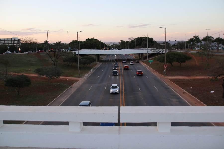 Viadutos 10 e 11 do Eixão Norte são totalmente liberados para o trânsito