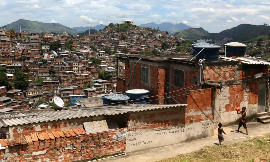 Gênero, raça e origem familiar ainda limitam a mobilidade social no Brasil, aponta estudo