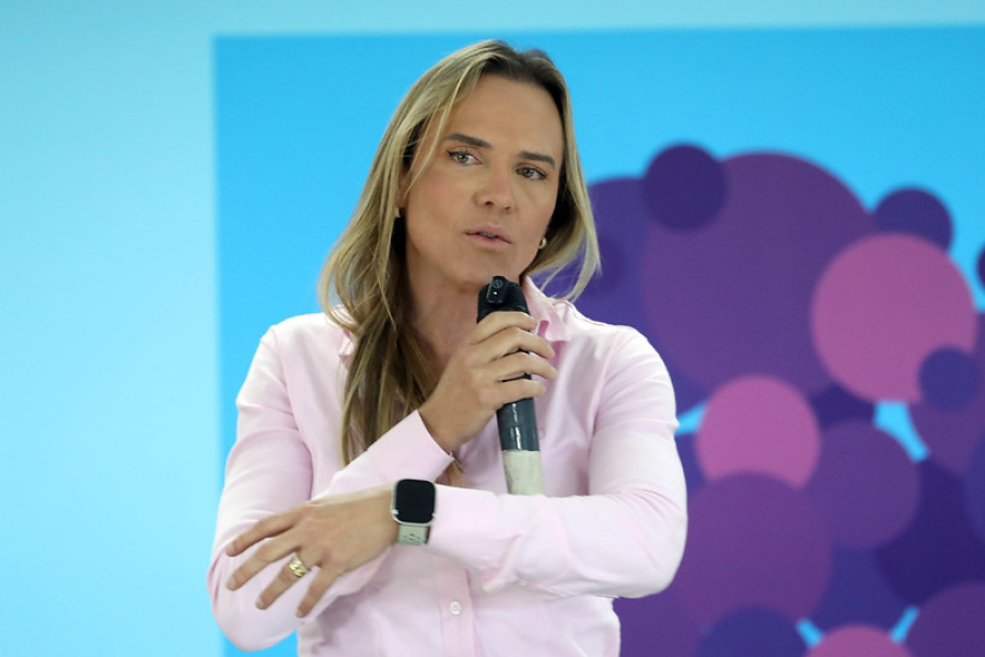 Celina avança nas pesquisas e impõe distância de 8,4 pontos sobre Arruda no DF