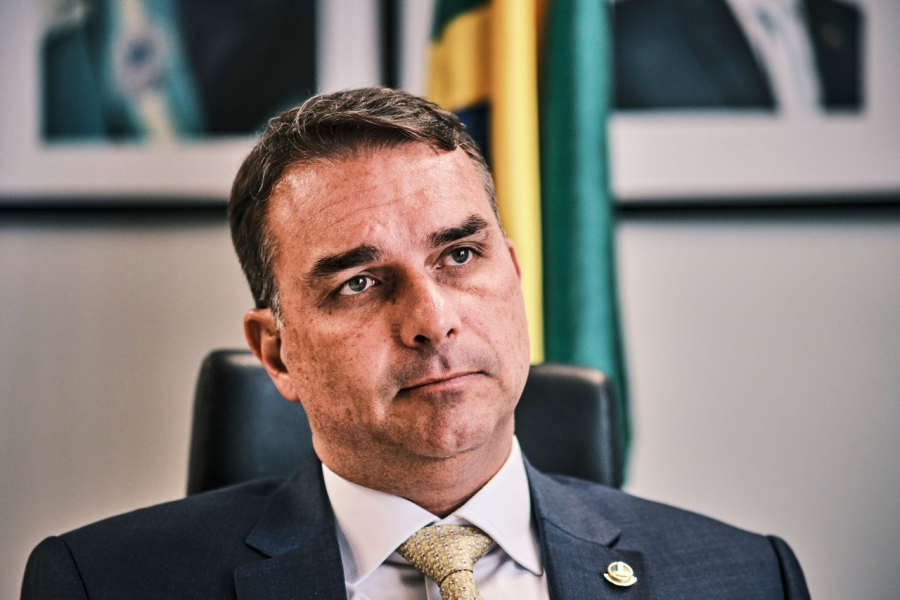TSE restabelece filiação de Flávio Bolsonaro ao PL e libera registro de candidatura