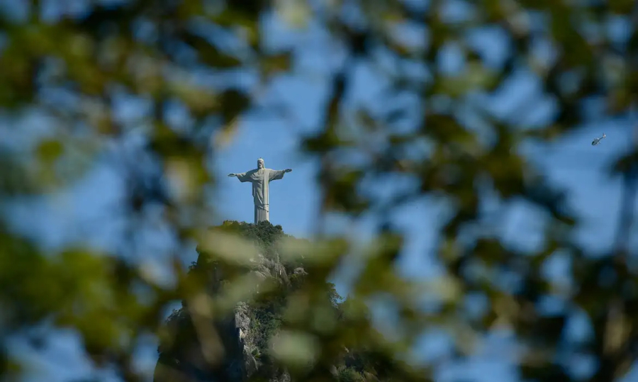 Cristo Redentor prepara plano para reduzir e compensar impacto ambiental do turismo