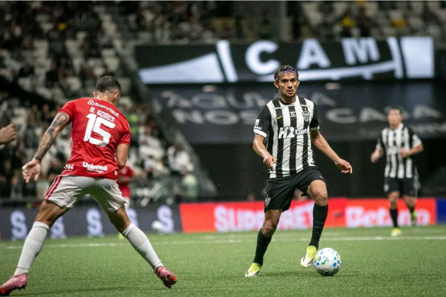 Internacional recebe Atlético-MG em duelo importante pelo Brasileirão