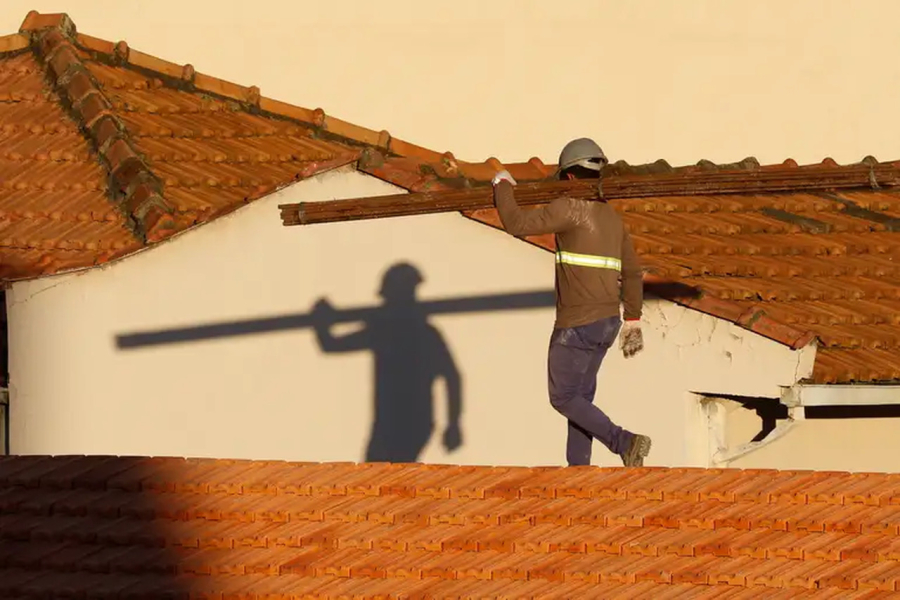 Orçamento de 2027 prevê R$ 133,8 bilhões para investimentos e salário mínimo de R$ 1.741