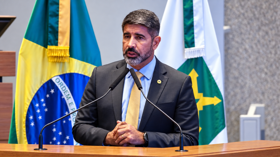 Roosevelt acerta ao transformar escolas cívico-militares em política pública no DF
