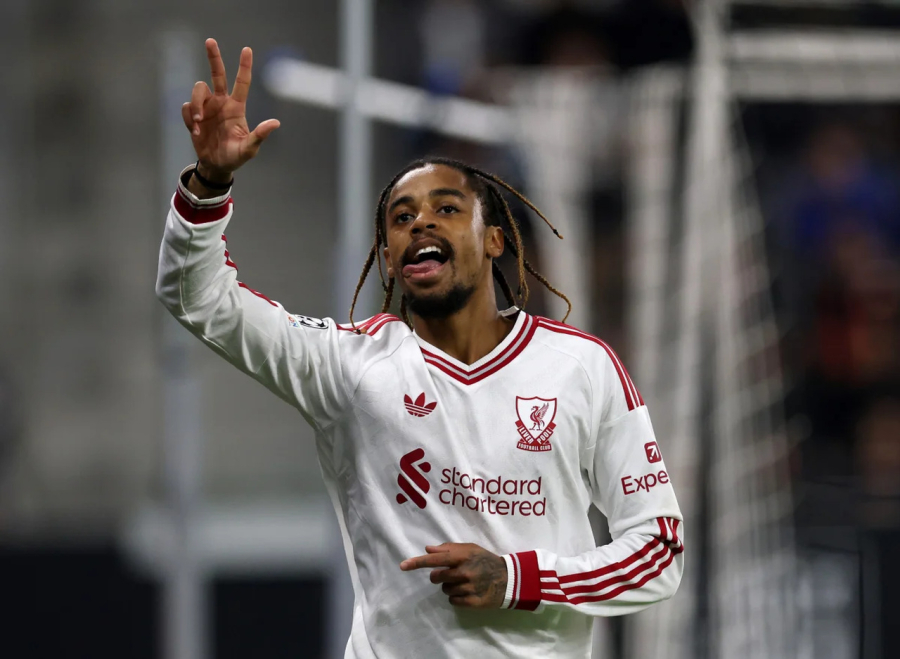 Barcola marca três, Liverpool vence o LASK por 6 a 3 e mantém 100% na Champions