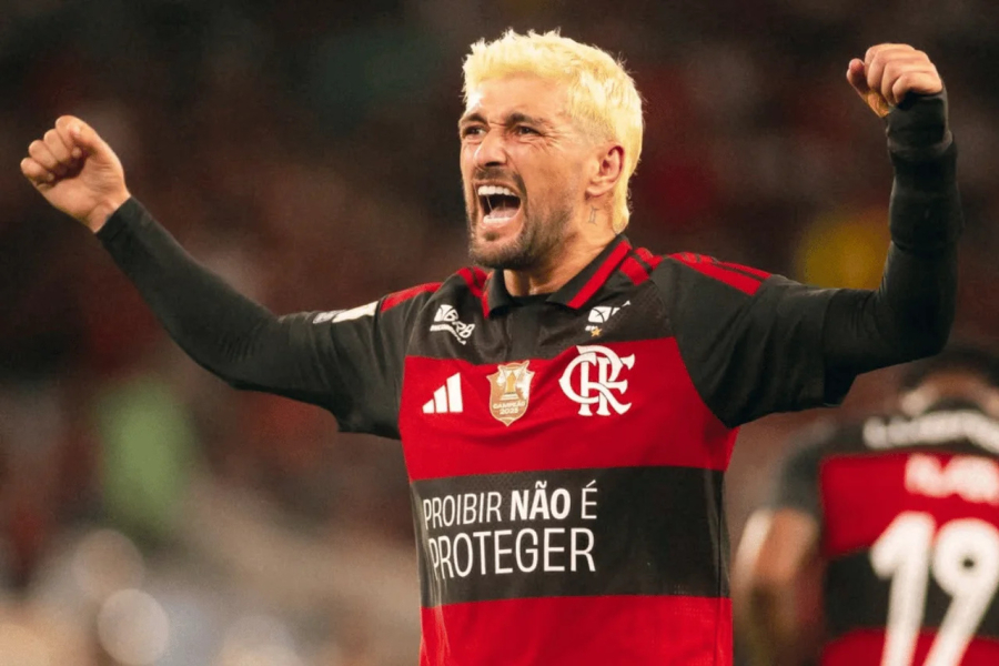 Flamengo vence Atlético-MG por 3 a 2 no Maracanã e retoma a liderança do Brasileirão