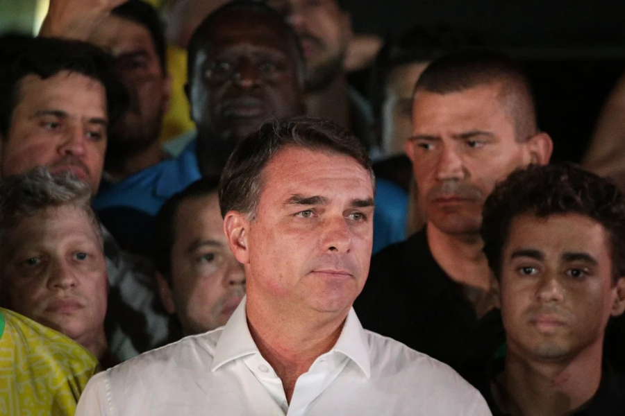 Flávio Bolsonaro recua de pedido para anular eleição e deve concentrar ofensiva judicial contra chapa de Lula